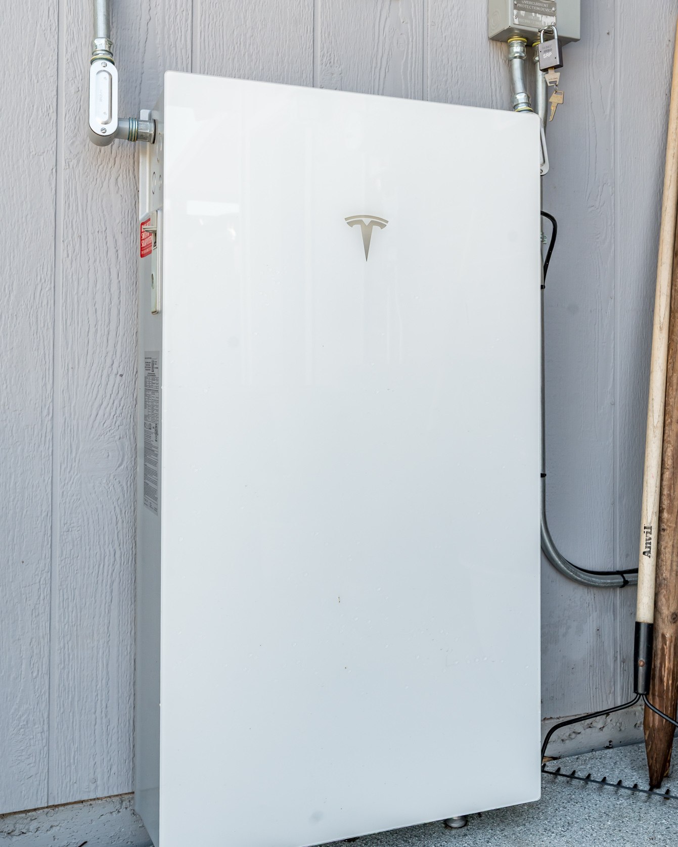 Tesla home battery